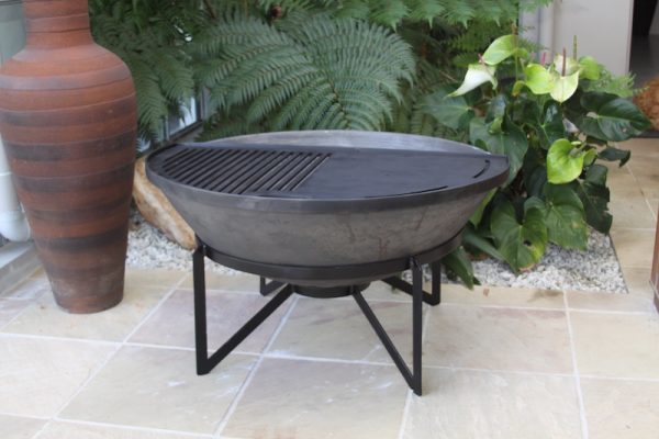 Fire pit 900mm & Cubist Stand